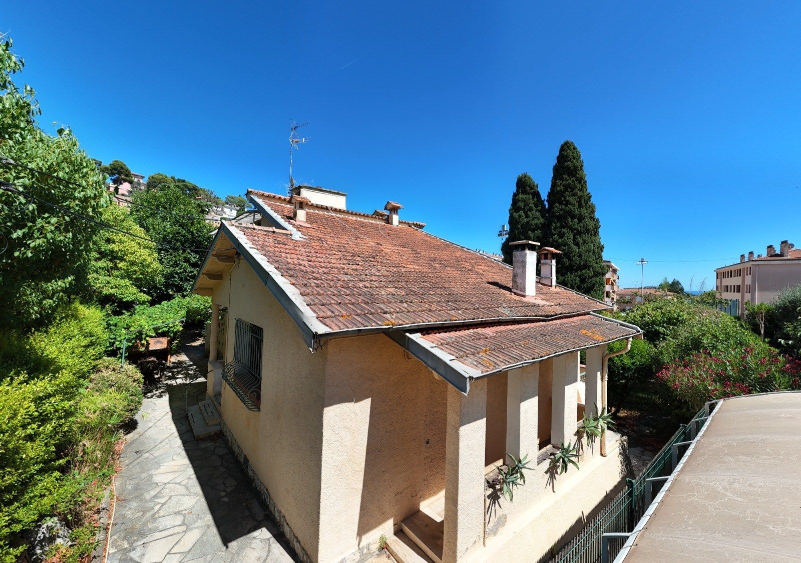 maison provençale 9 Pièces en vente sur VILLEFRANCHE SUR MER (06230)