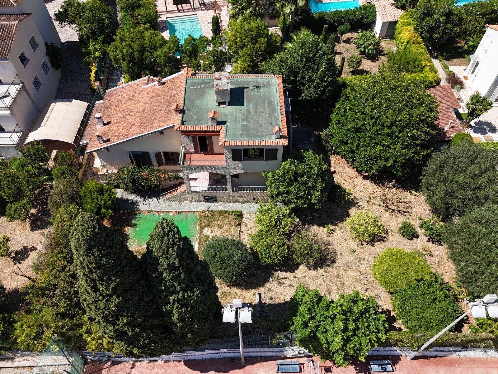 maison provençale 9 Pièces en vente sur VILLEFRANCHE SUR MER (06230)