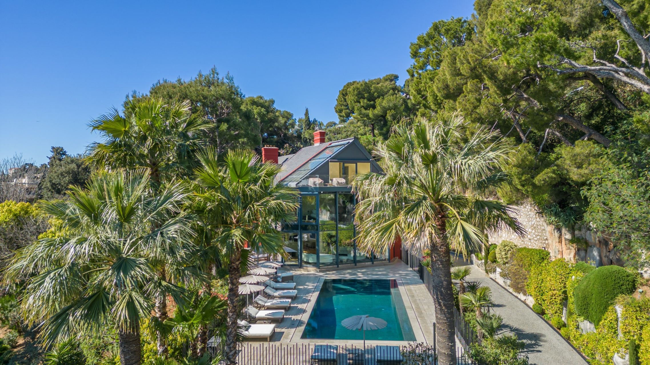 maison contemporaine 18 Pièces en vente sur BEAULIEU SUR MER (06310)