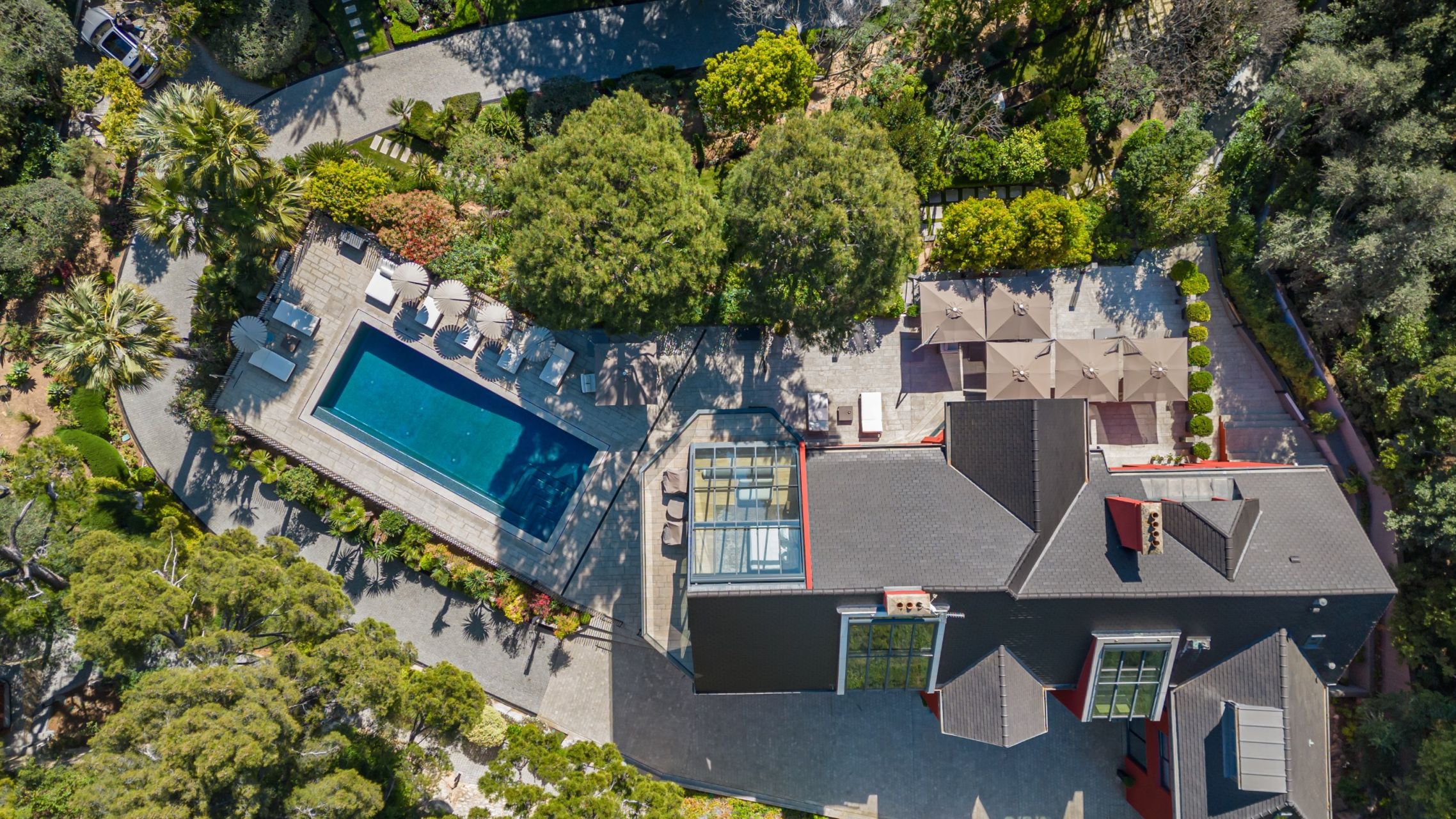 maison contemporaine 18 Pièces en vente sur BEAULIEU SUR MER (06310)