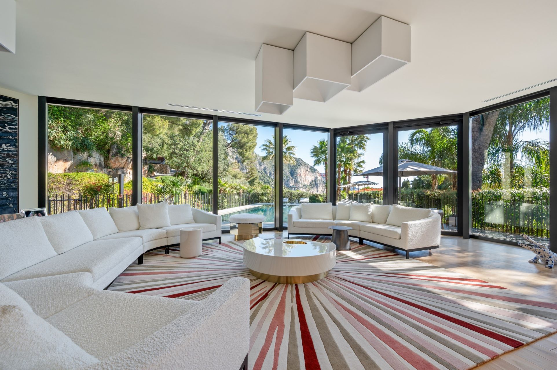 maison contemporaine 18 Pièces en vente sur BEAULIEU SUR MER (06310)