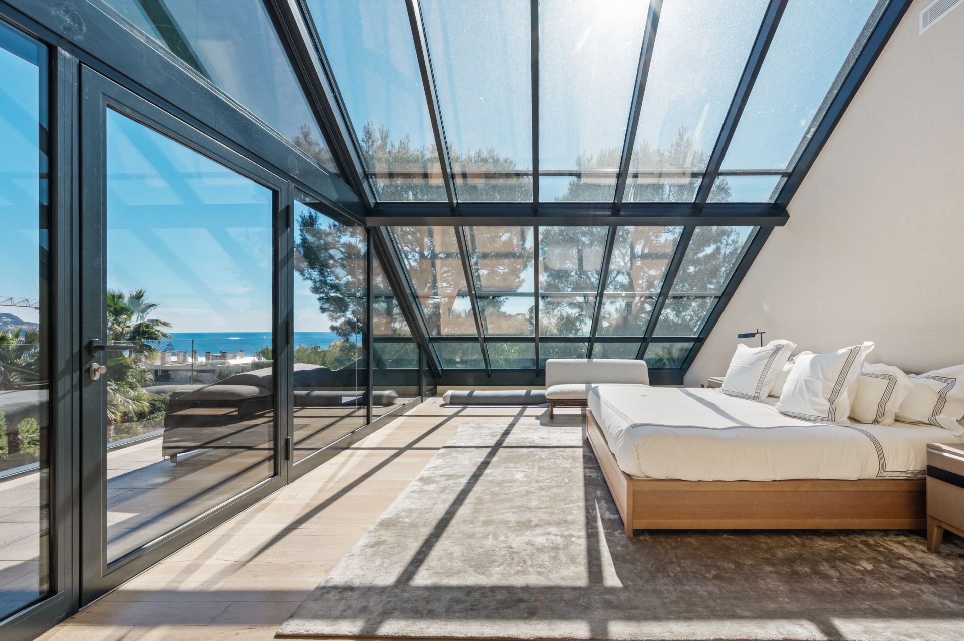 maison contemporaine 18 Pièces en vente sur BEAULIEU SUR MER (06310)