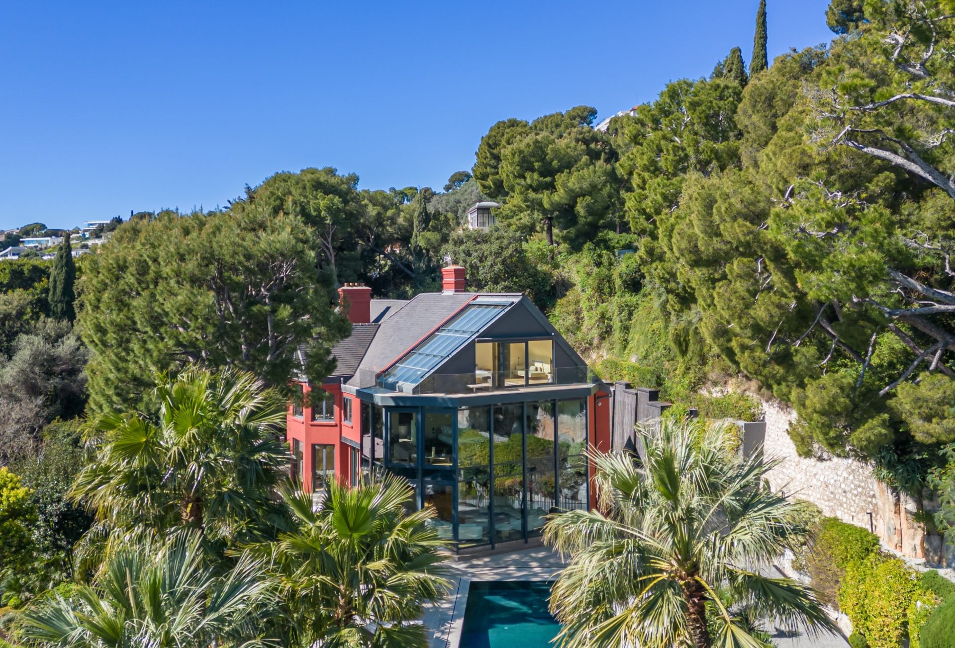 maison contemporaine 18 Pièces en vente sur BEAULIEU SUR MER (06310)