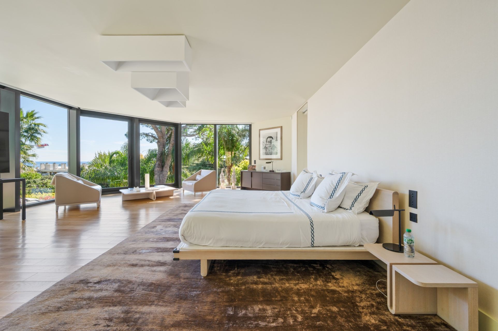 maison contemporaine 18 Pièces en vente sur BEAULIEU SUR MER (06310)