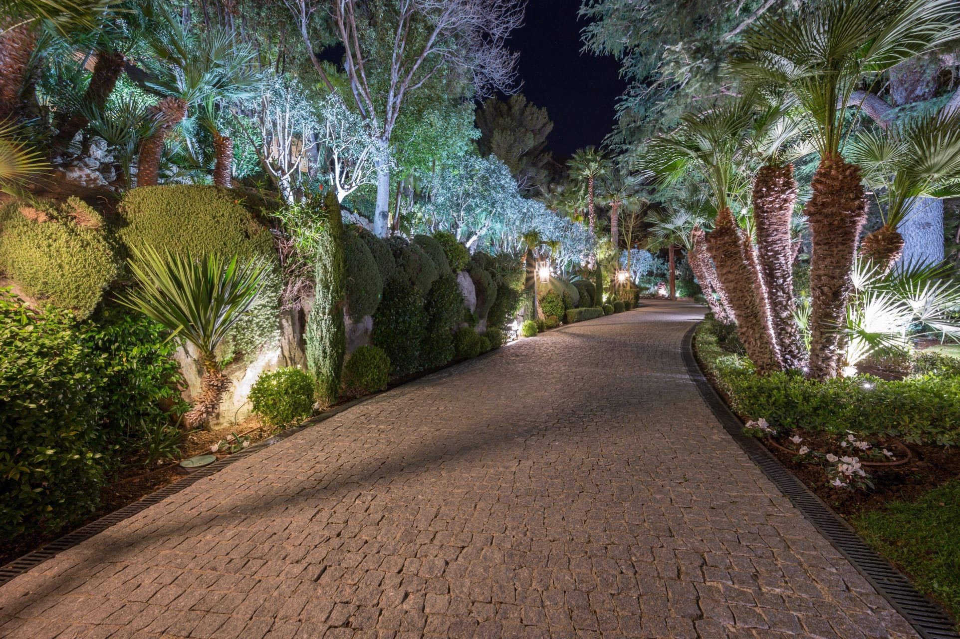 maison contemporaine 18 Pièces en vente sur BEAULIEU SUR MER (06310)