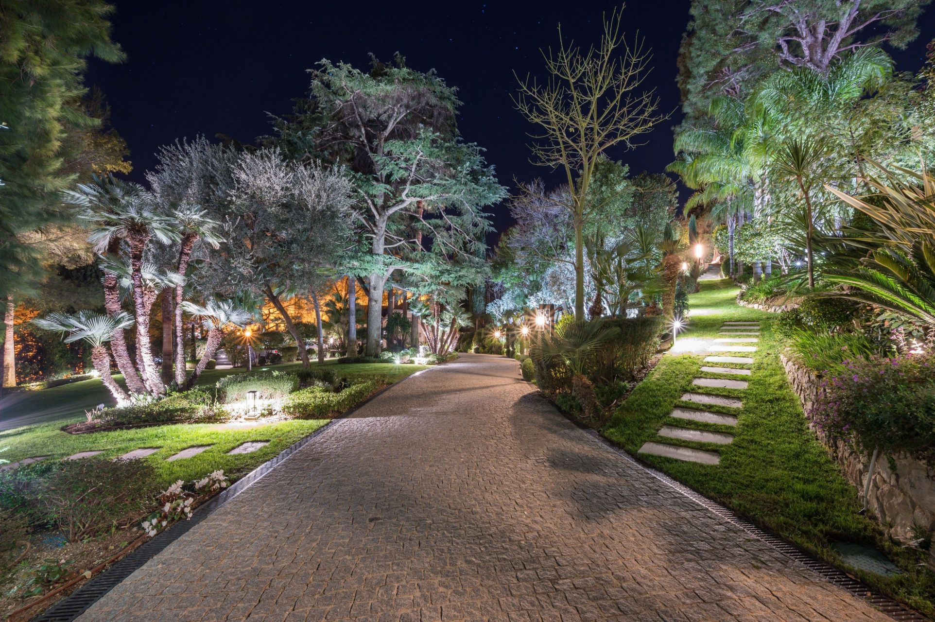 maison contemporaine 18 Pièces en vente sur BEAULIEU SUR MER (06310)