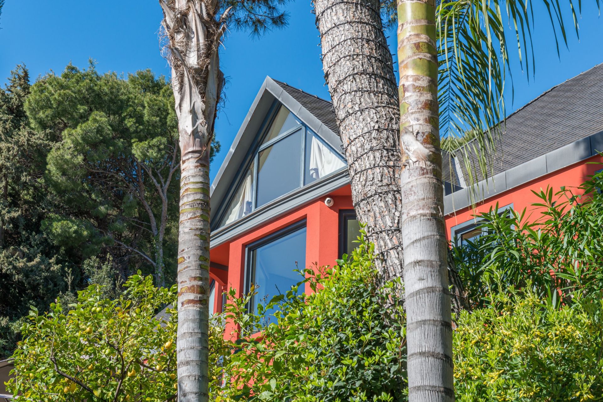 maison contemporaine 18 Pièces en vente sur BEAULIEU SUR MER (06310)
