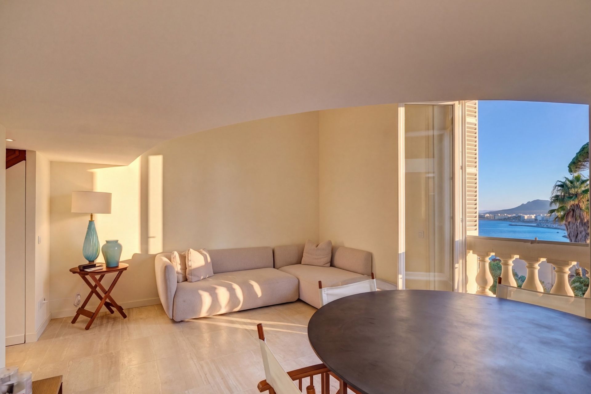 apartment 3 Rooms for sale on CANNES (06400)