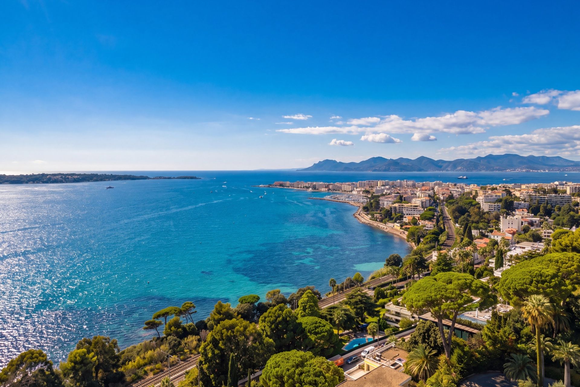 apartment 3 Rooms for sale on CANNES (06400)