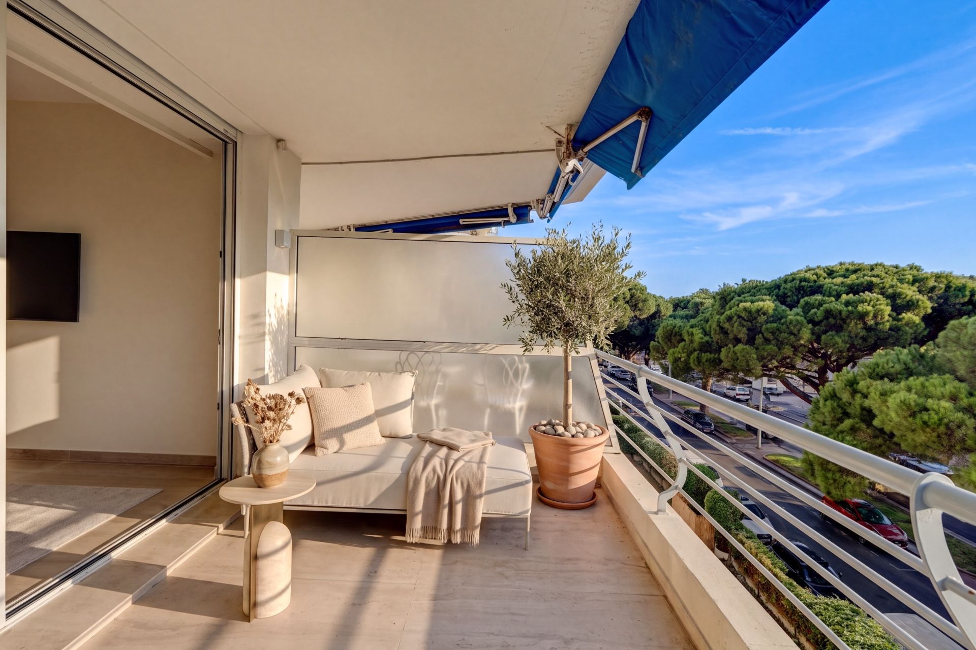 apartment 2 Rooms for sale on CANNES (06400)