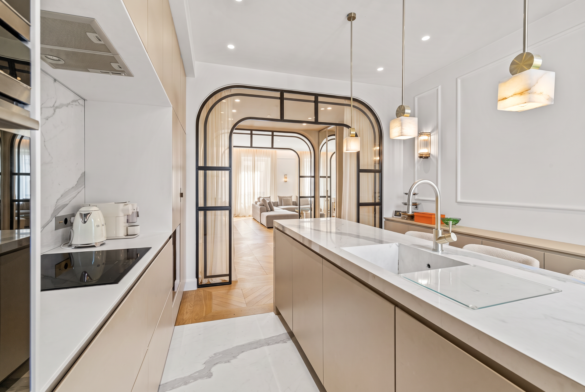 apartment 4 Rooms for sale on NICE (06000)