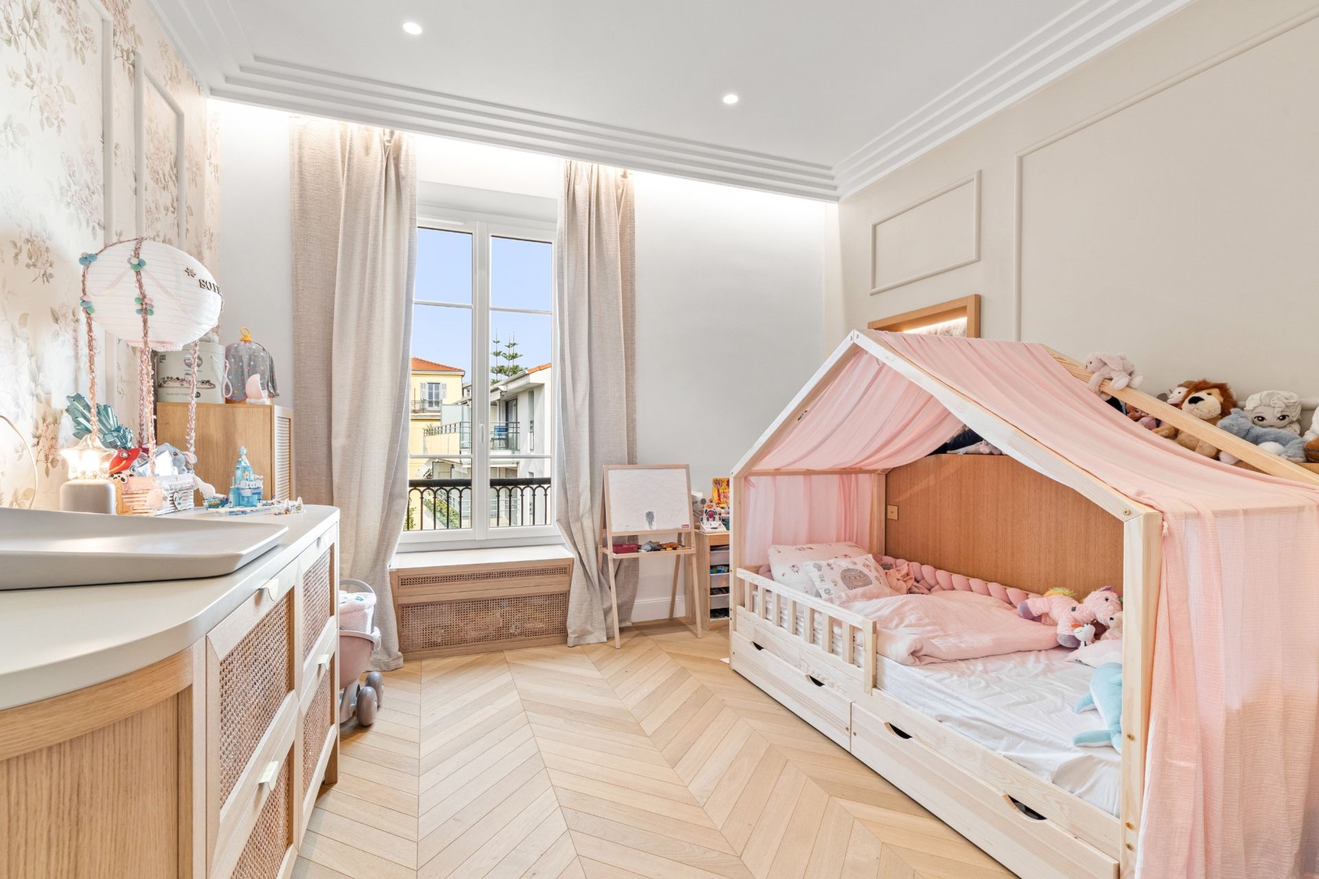 apartment 4 Rooms for sale on NICE (06000)