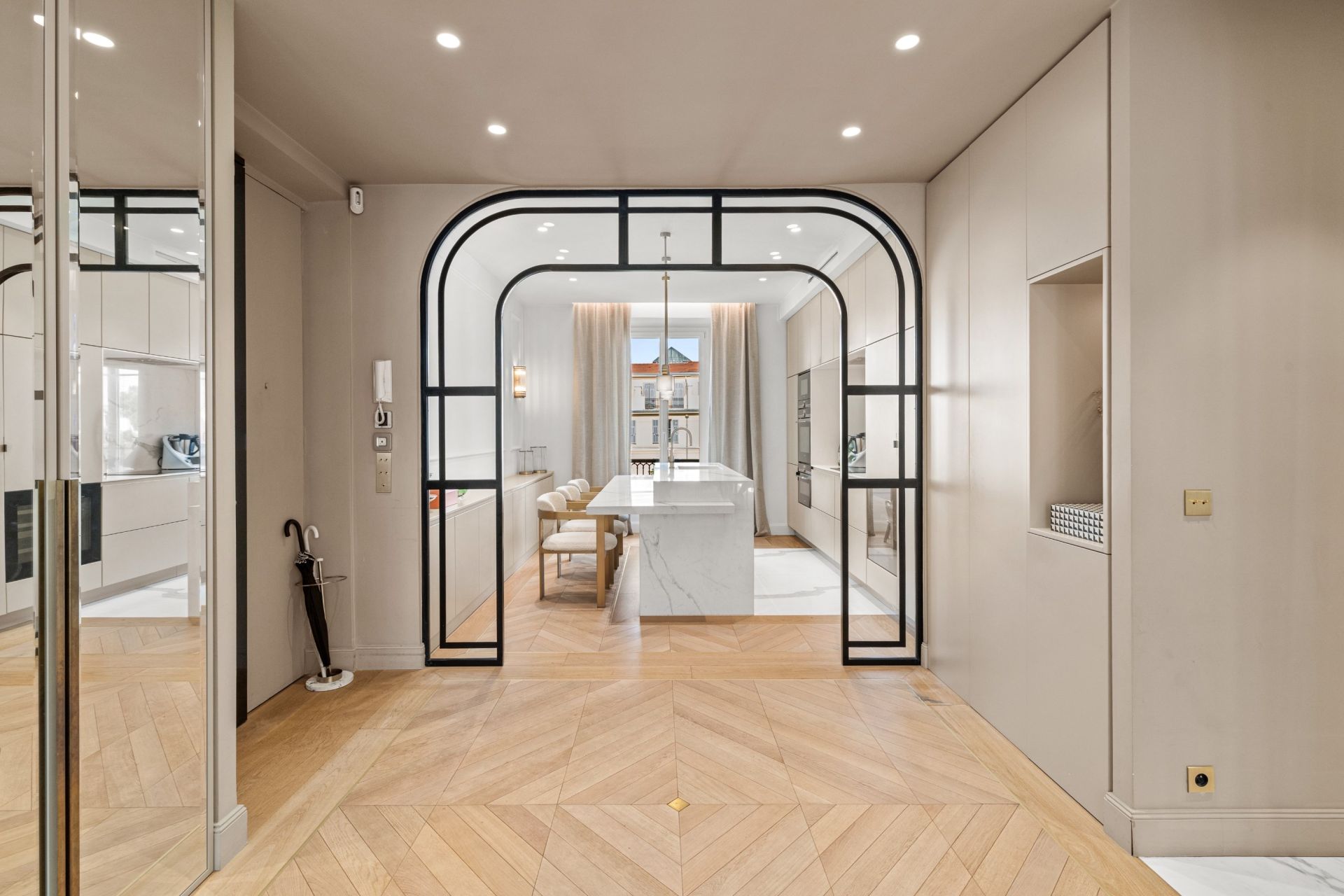 apartment 4 Rooms for sale on NICE (06000)