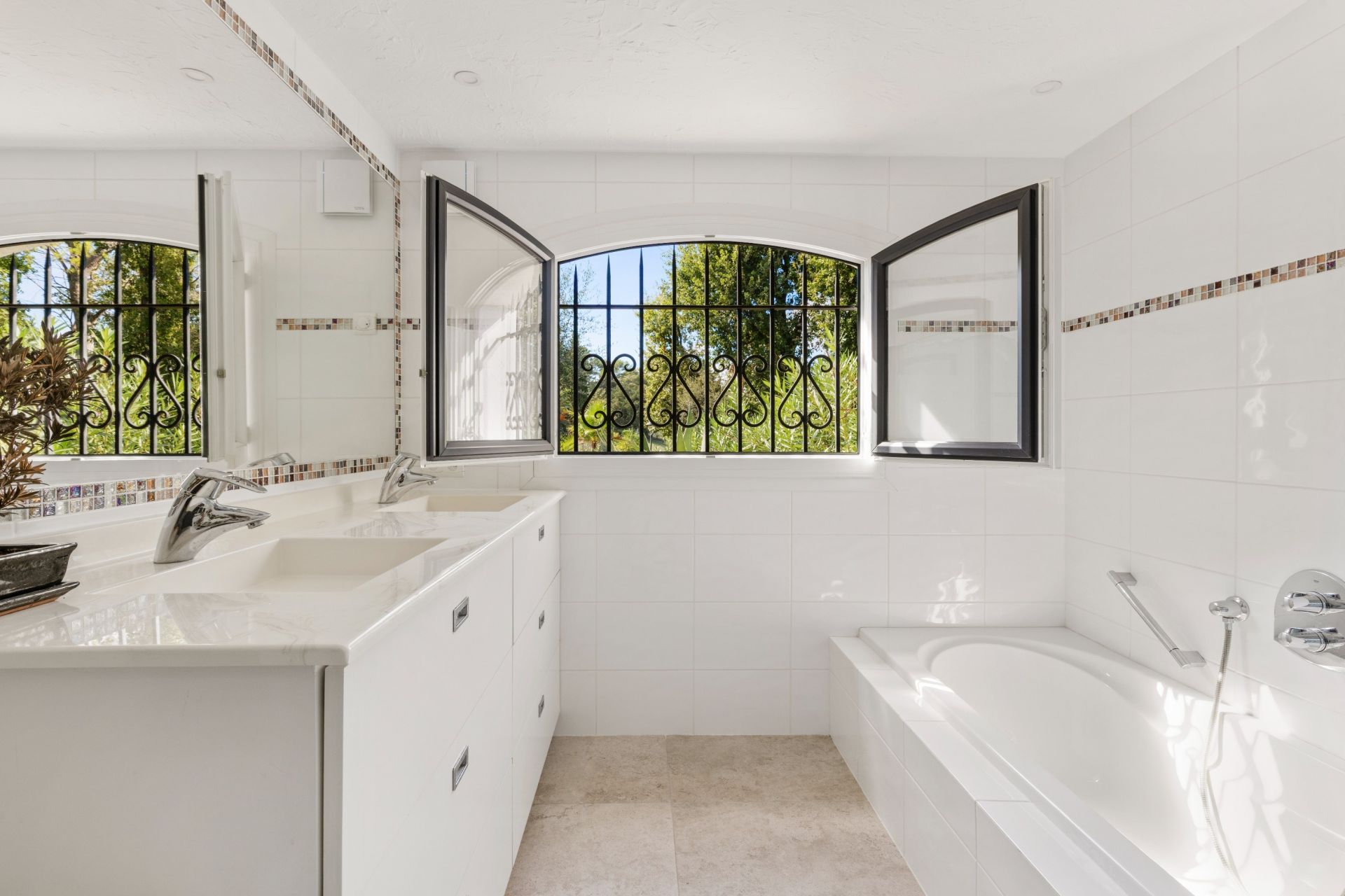 villa 7 Pièces en vente sur MOUGINS (06250)