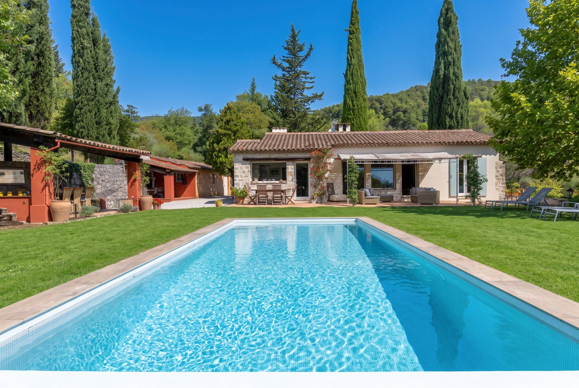 propriété 6 Pièces en vente sur FAYENCE (83440)