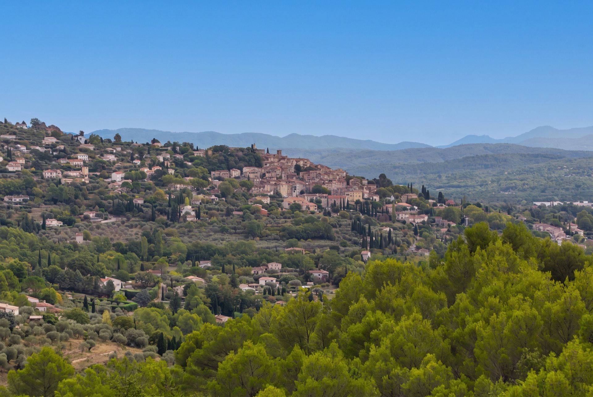 propriété 6 Pièces en vente sur FAYENCE (83440)