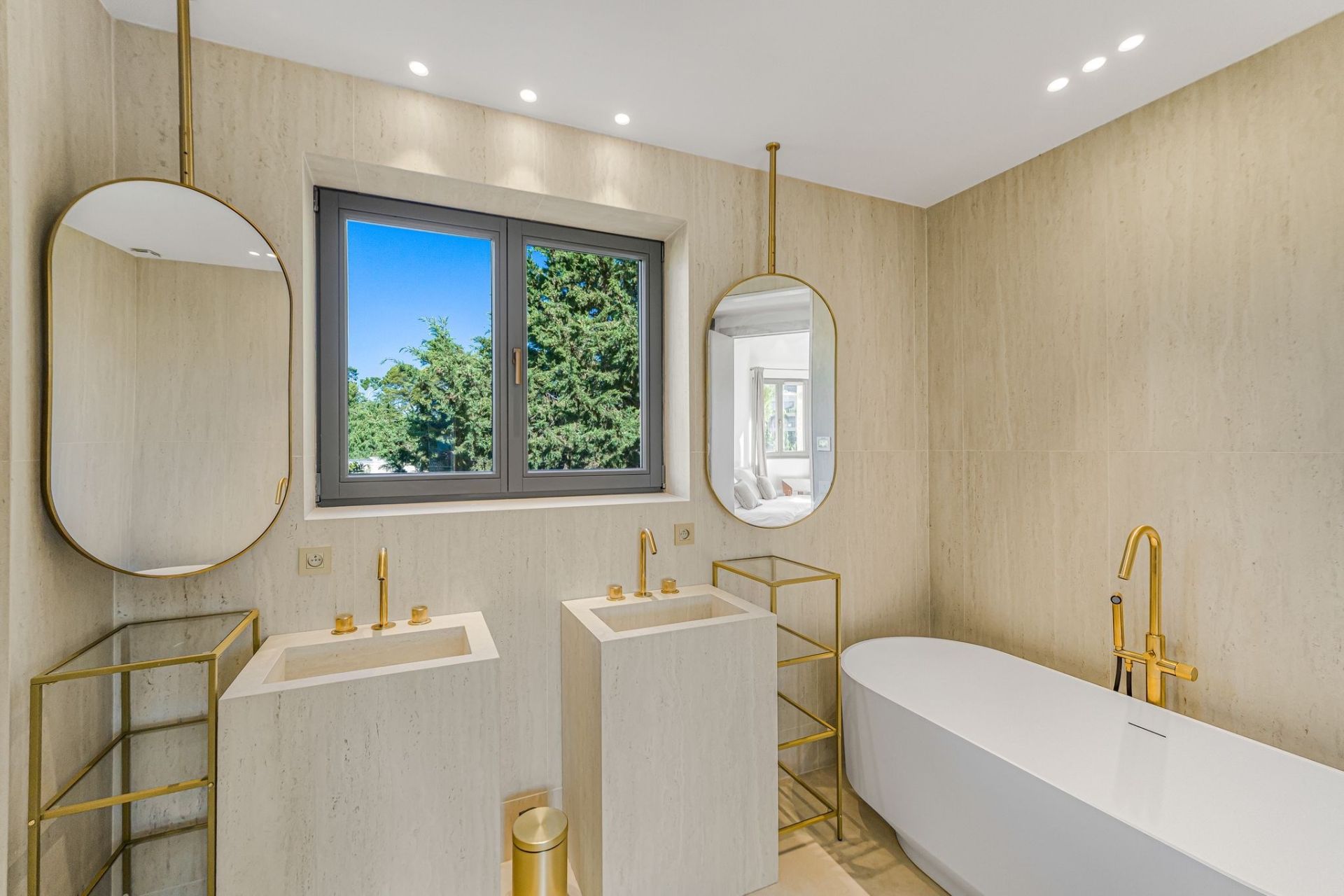 bastide 9 Pièces en vente sur ANTIBES (06600)