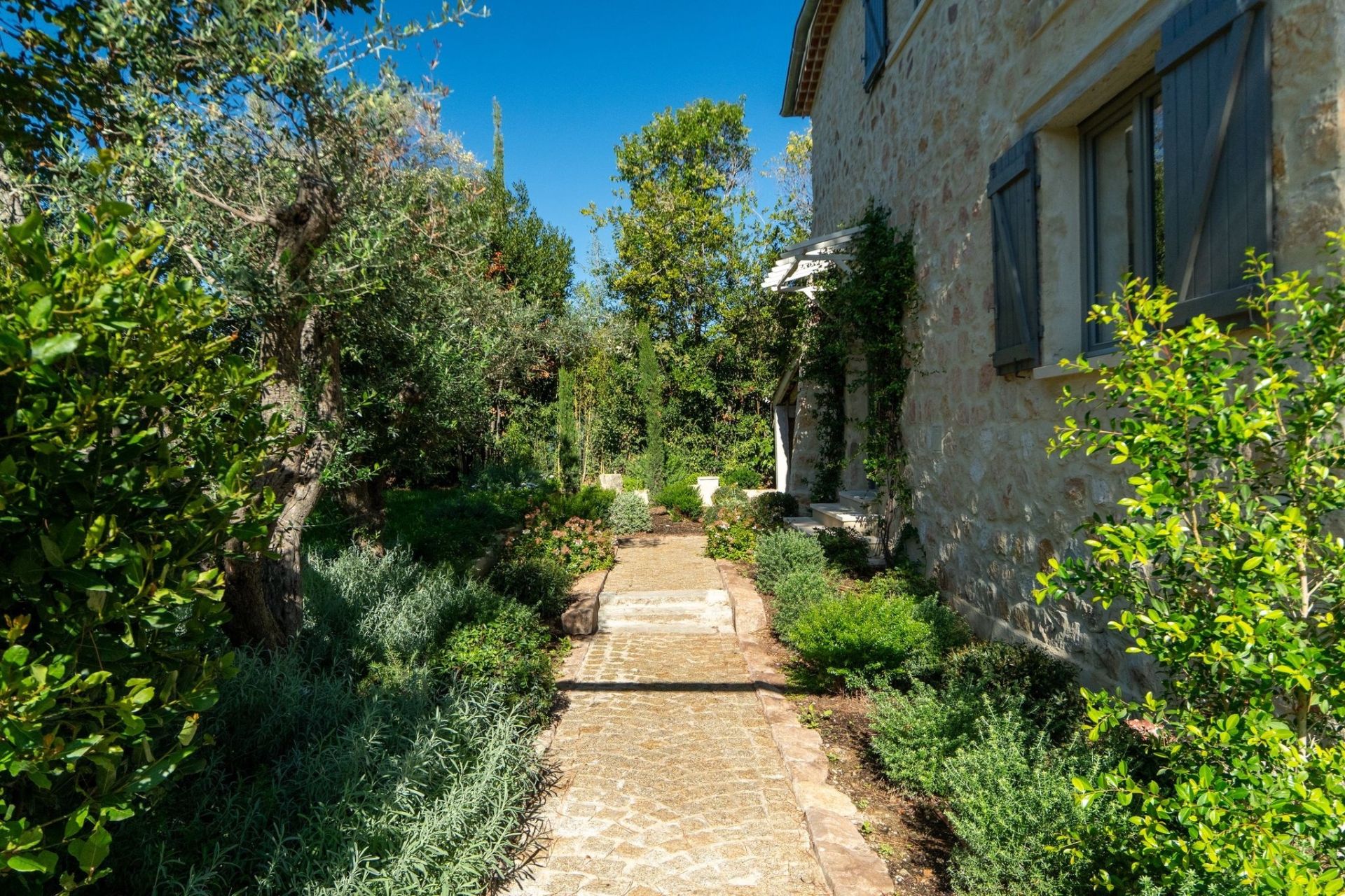 bastide 9 Pièces en vente sur ANTIBES (06600)