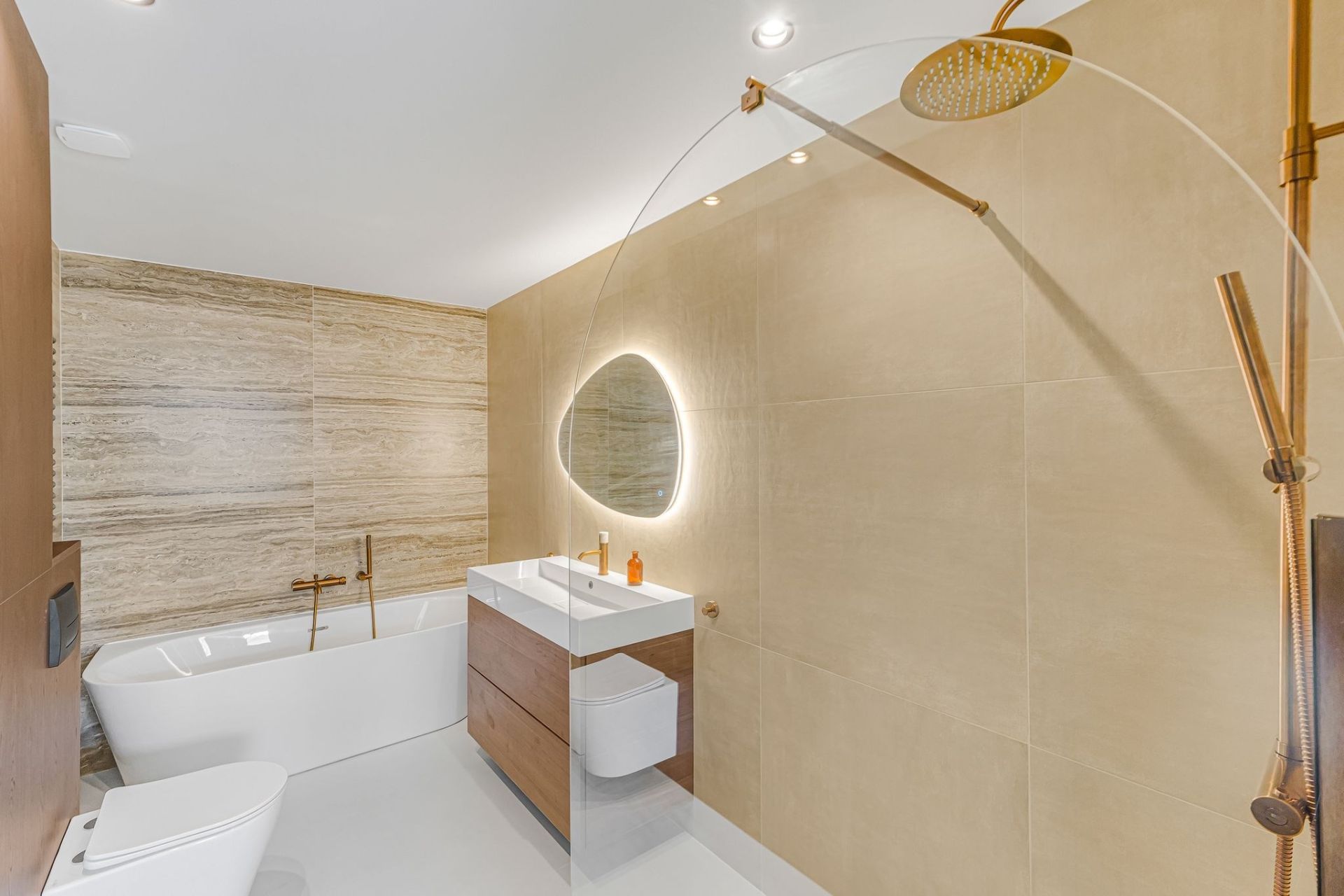 apartment 3 Rooms for sale on ANTIBES (06600)
