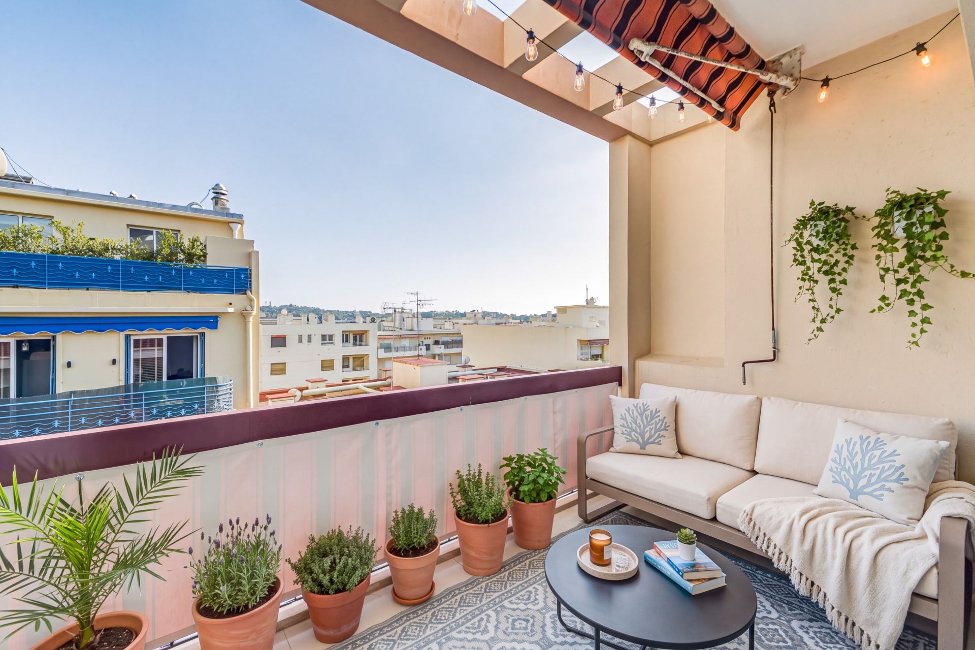 apartment 3 Rooms for sale on ANTIBES (06600)