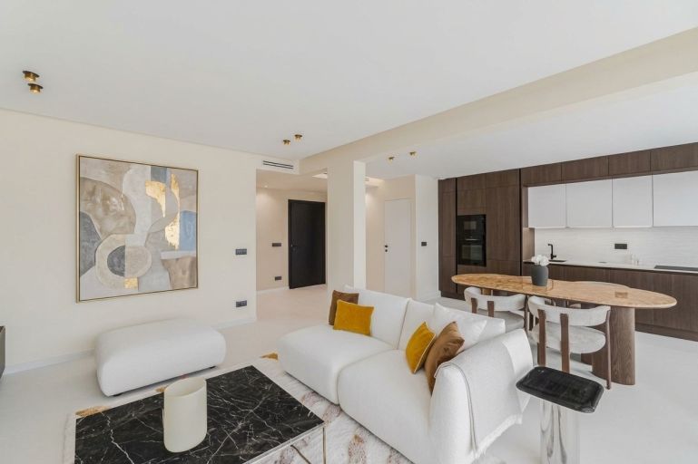 apartment 3 Rooms for sale on ANTIBES (06600)