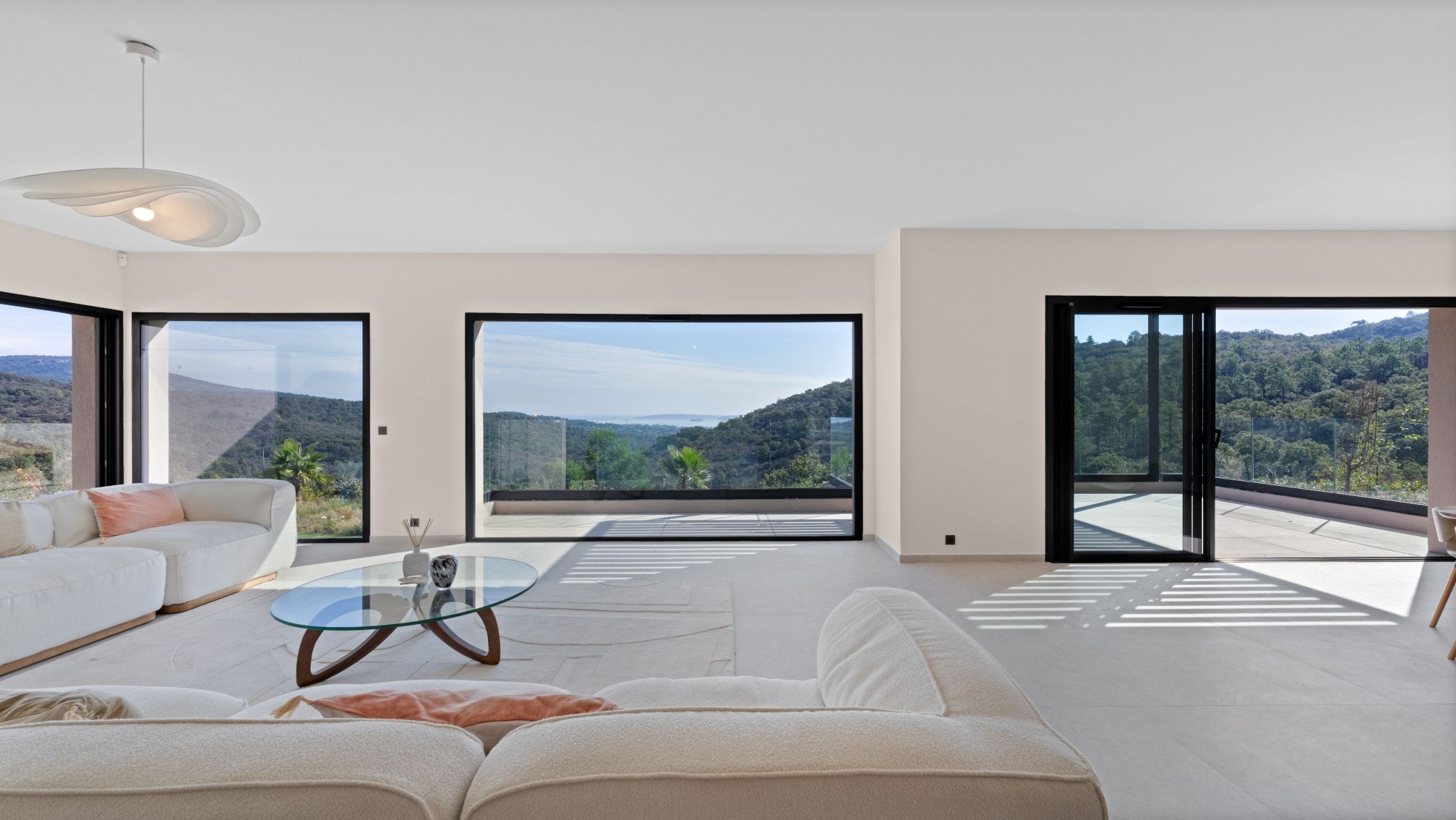contemporary house 8 Rooms for sale on GRIMAUD (83310)