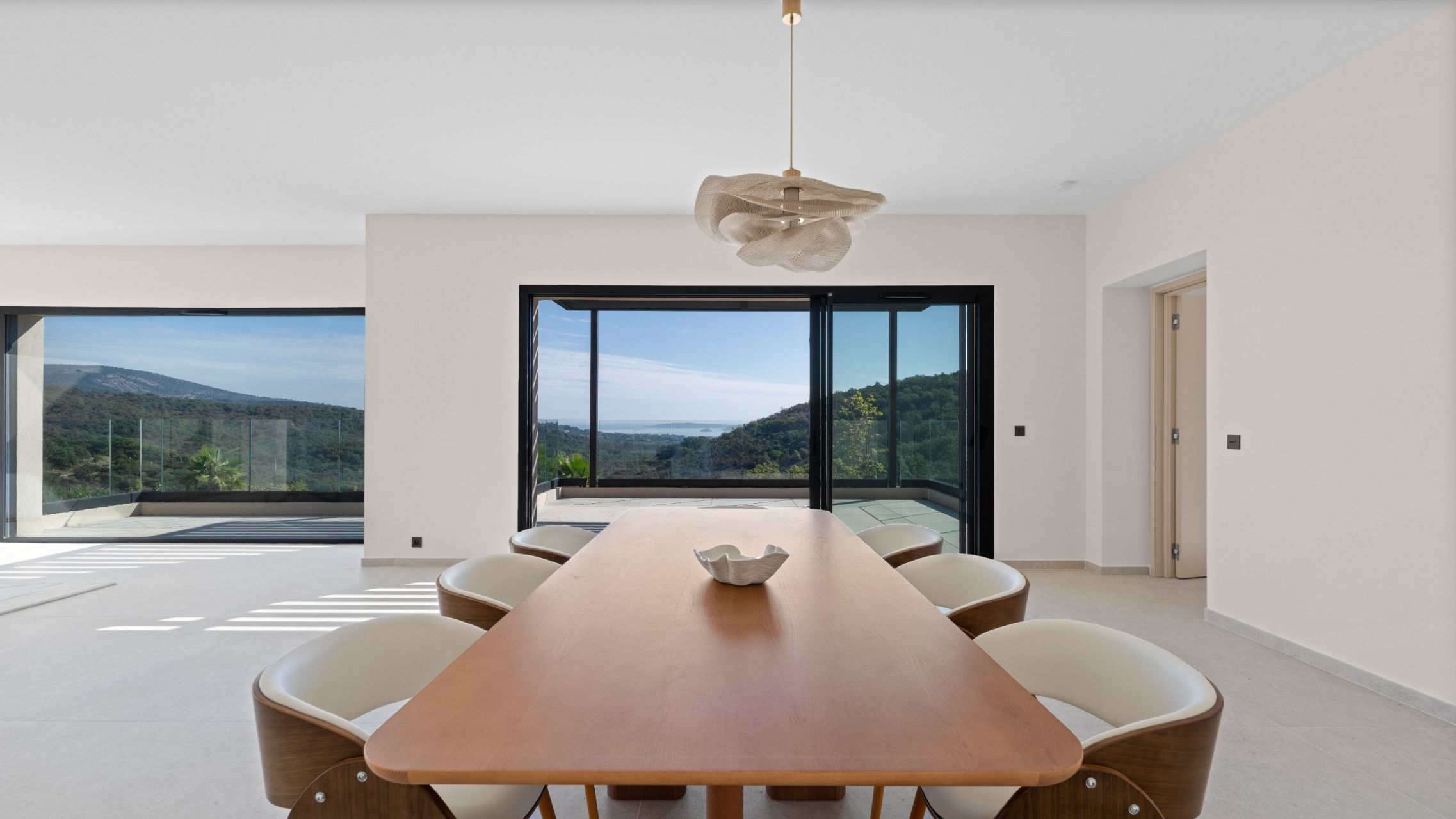 contemporary house 8 Rooms for sale on GRIMAUD (83310)