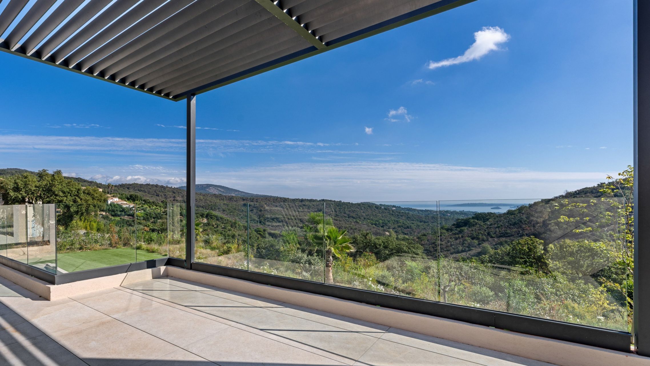 contemporary house 8 Rooms for sale on GRIMAUD (83310)