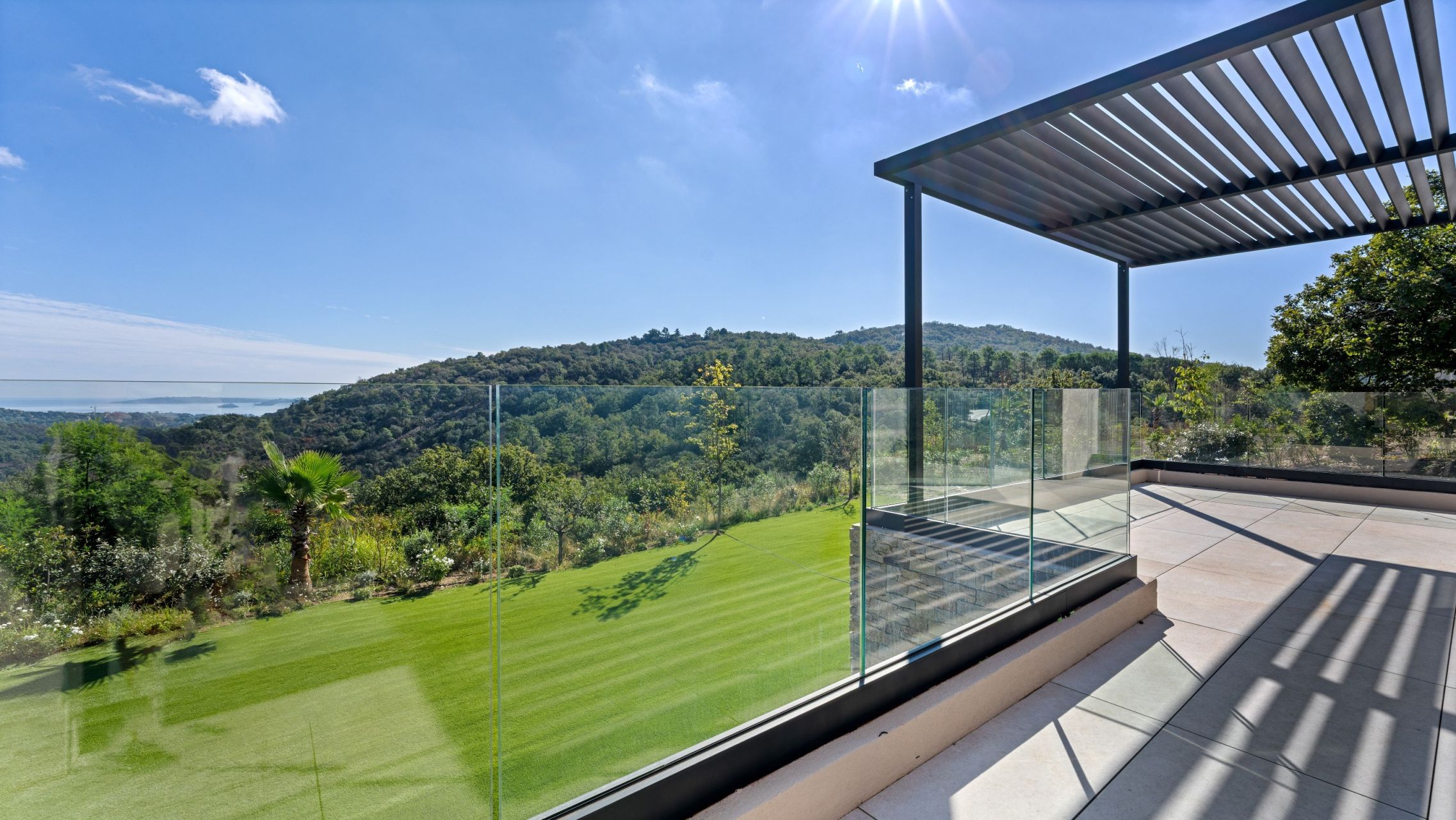 contemporary house 8 Rooms for sale on GRIMAUD (83310)
