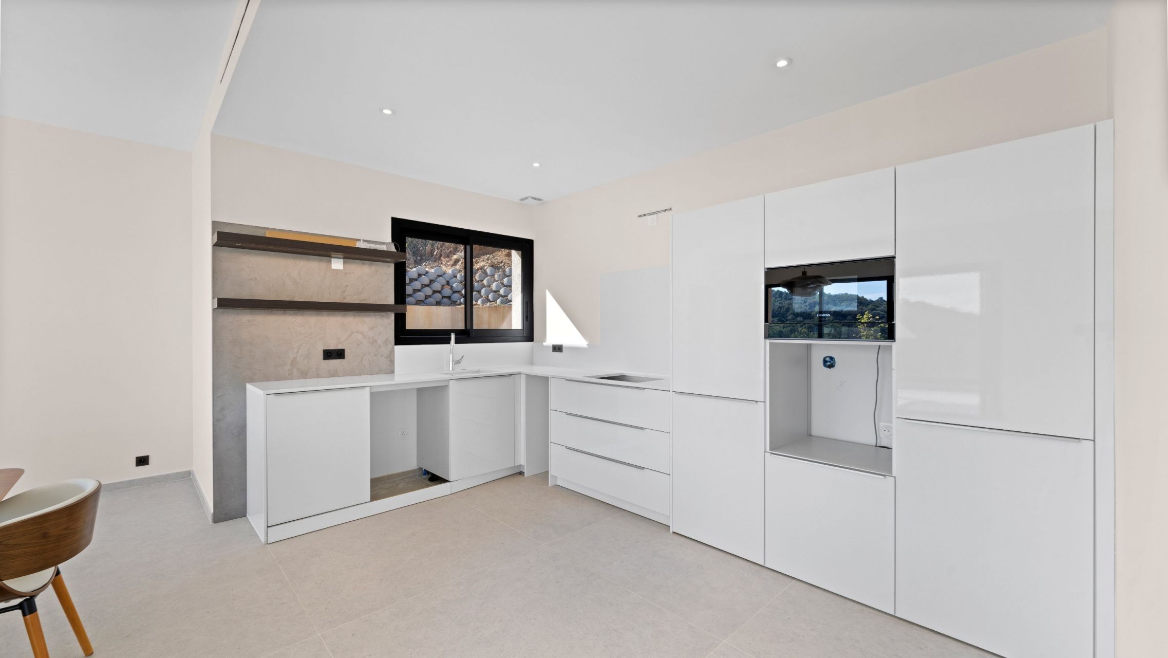 contemporary house 8 Rooms for sale on GRIMAUD (83310)