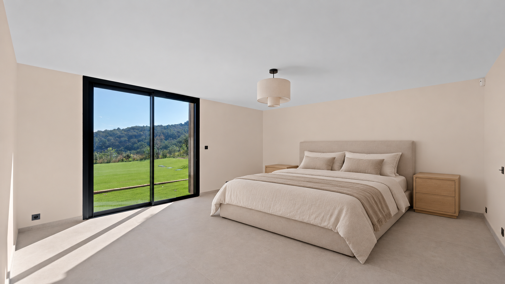 contemporary house 8 Rooms for sale on GRIMAUD (83310)