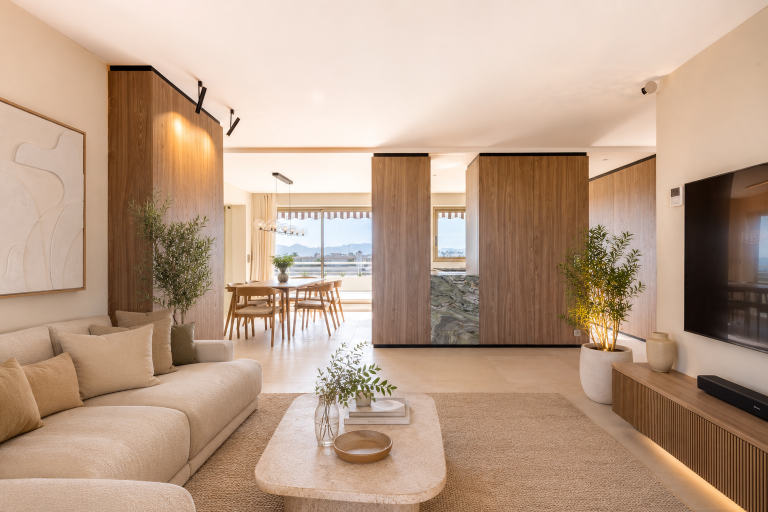apartment 4 Rooms for sale on CANNES (06400)