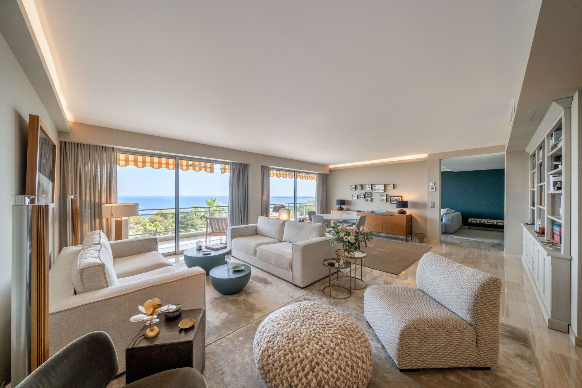 apartment 5 Rooms for sale on LE GOLFE JUAN (06220)