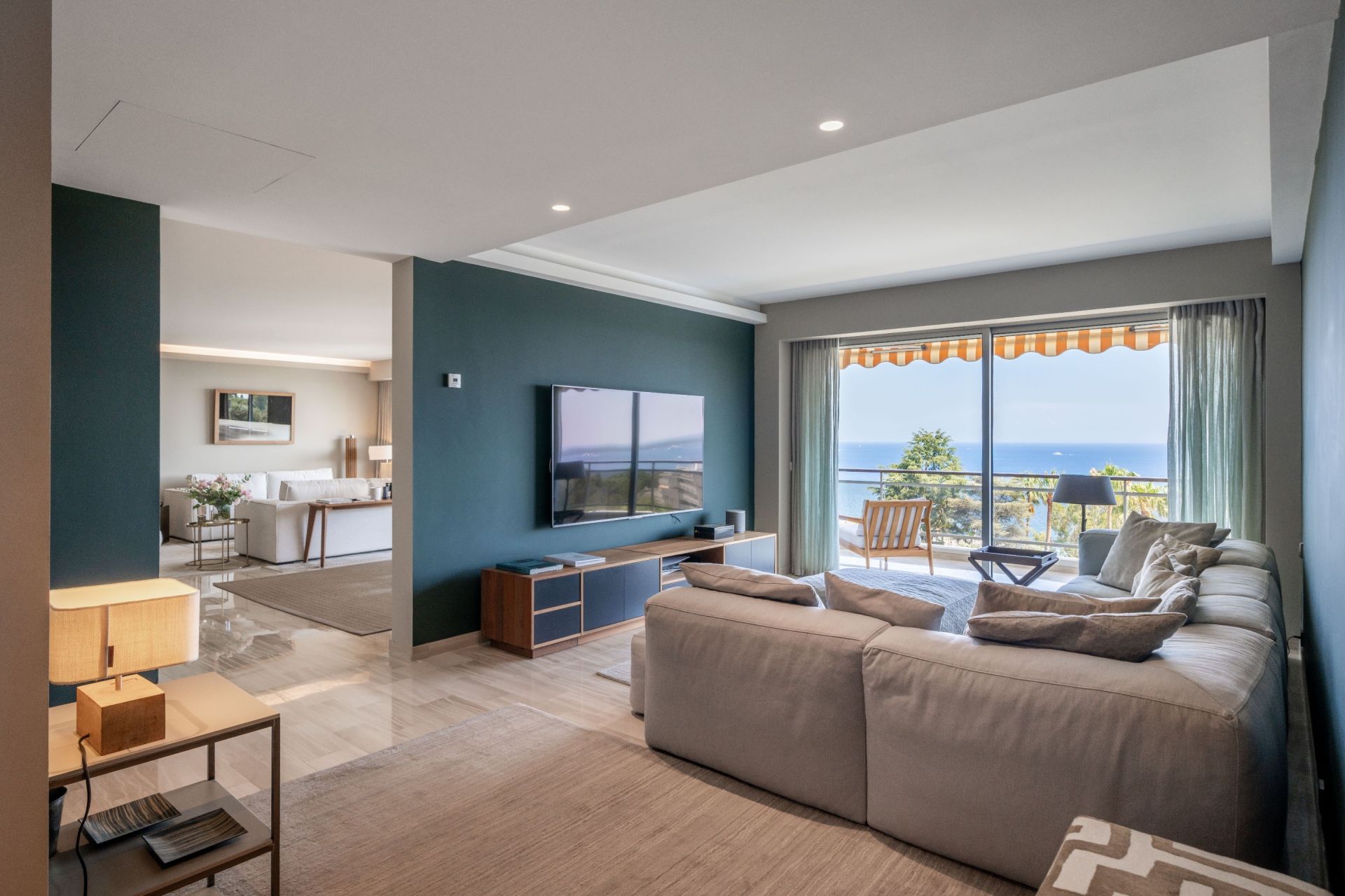 apartment 5 Rooms for sale on LE GOLFE JUAN (06220)