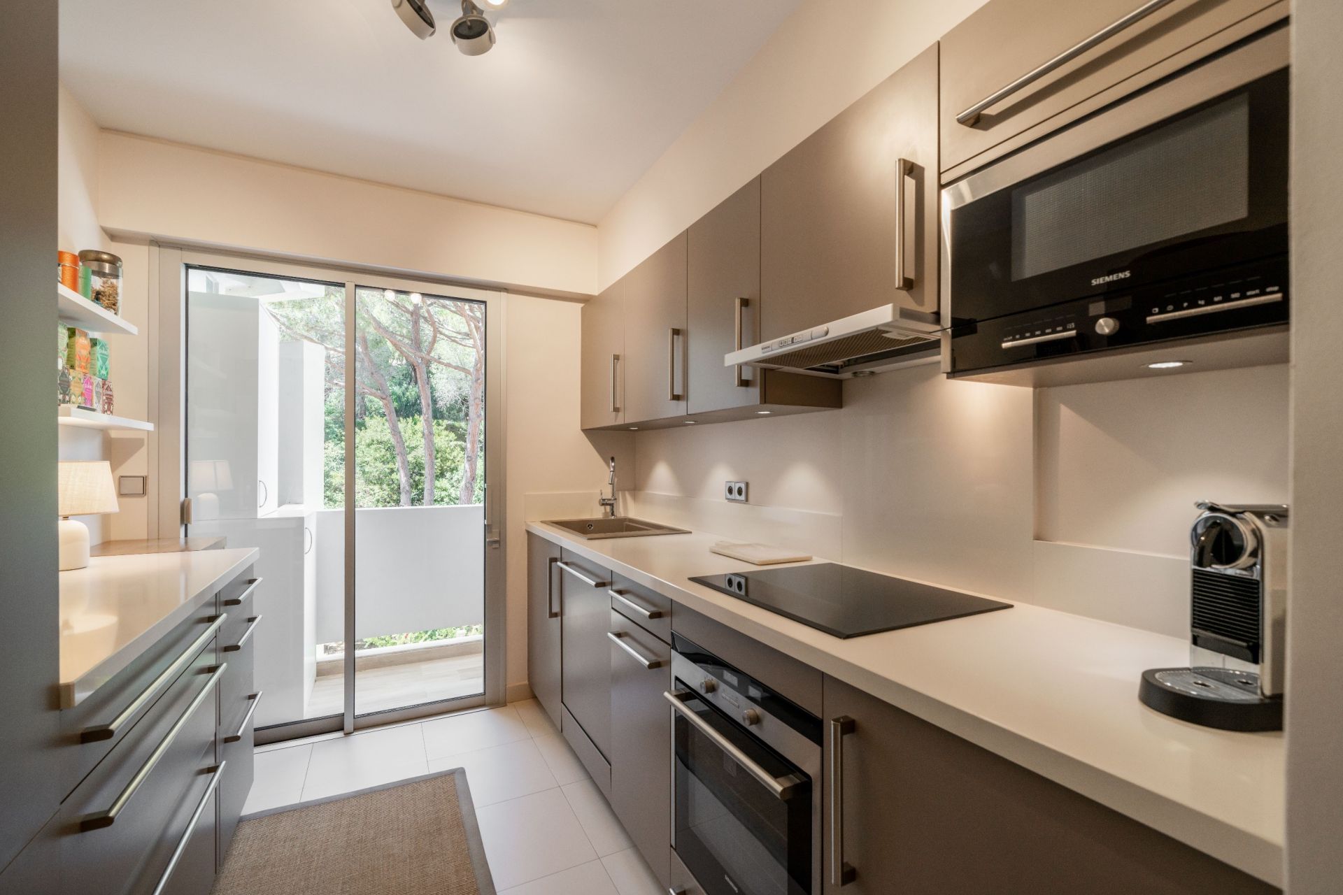 apartment 5 Rooms for sale on LE GOLFE JUAN (06220)