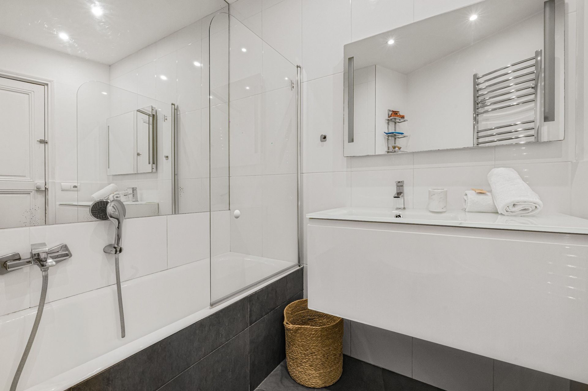 apartment 2 Rooms for sale on CANNES (06400)