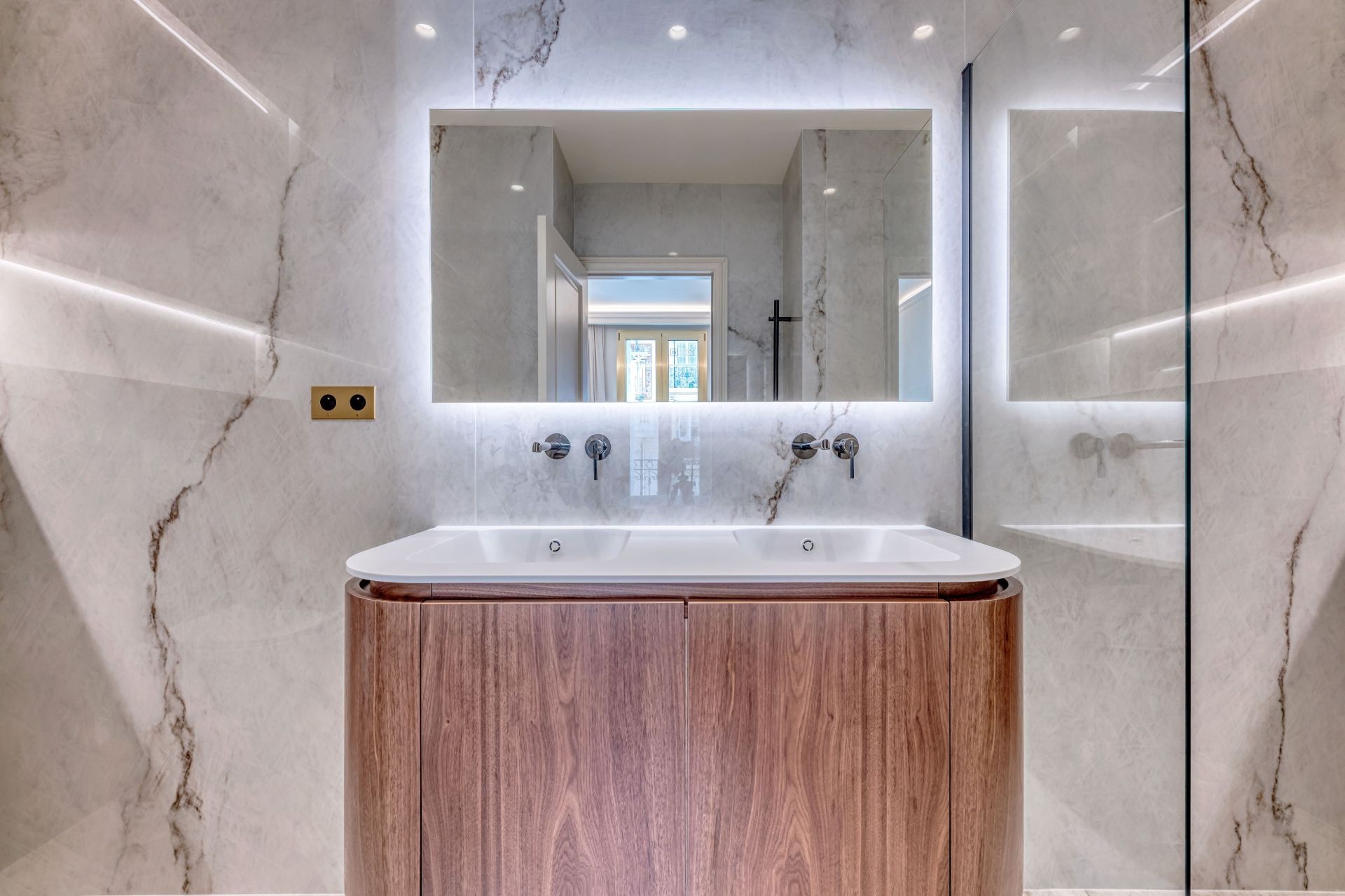 apartment 4 Rooms for sale on NICE (06000)
