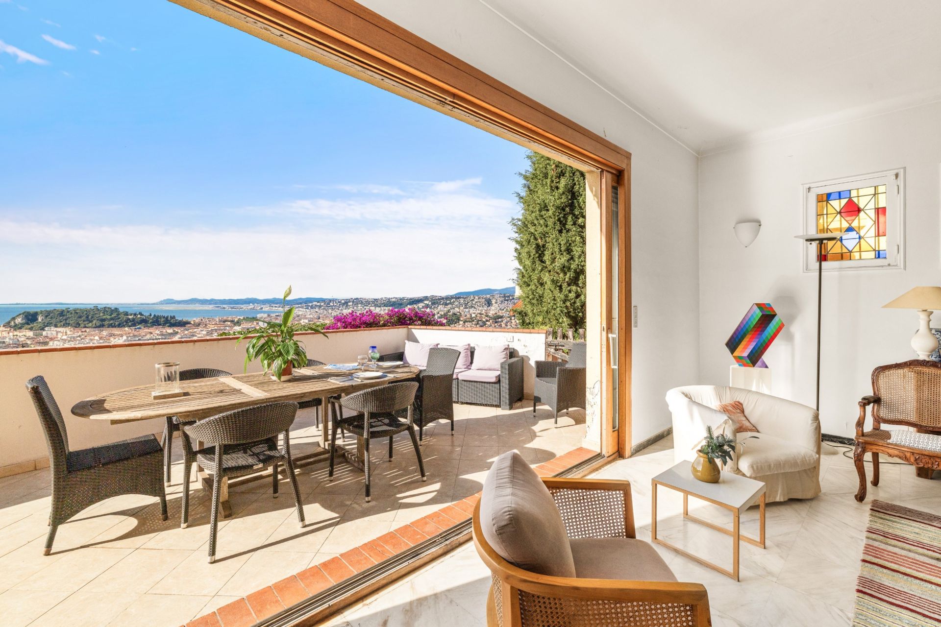 construction to be renovated 5 Rooms for sale on NICE (06000)