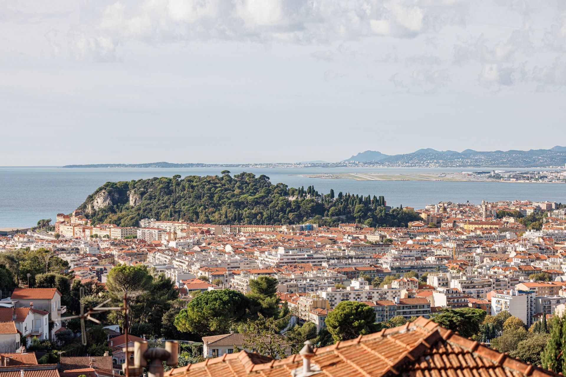 construction to be renovated 5 Rooms for sale on NICE (06000)
