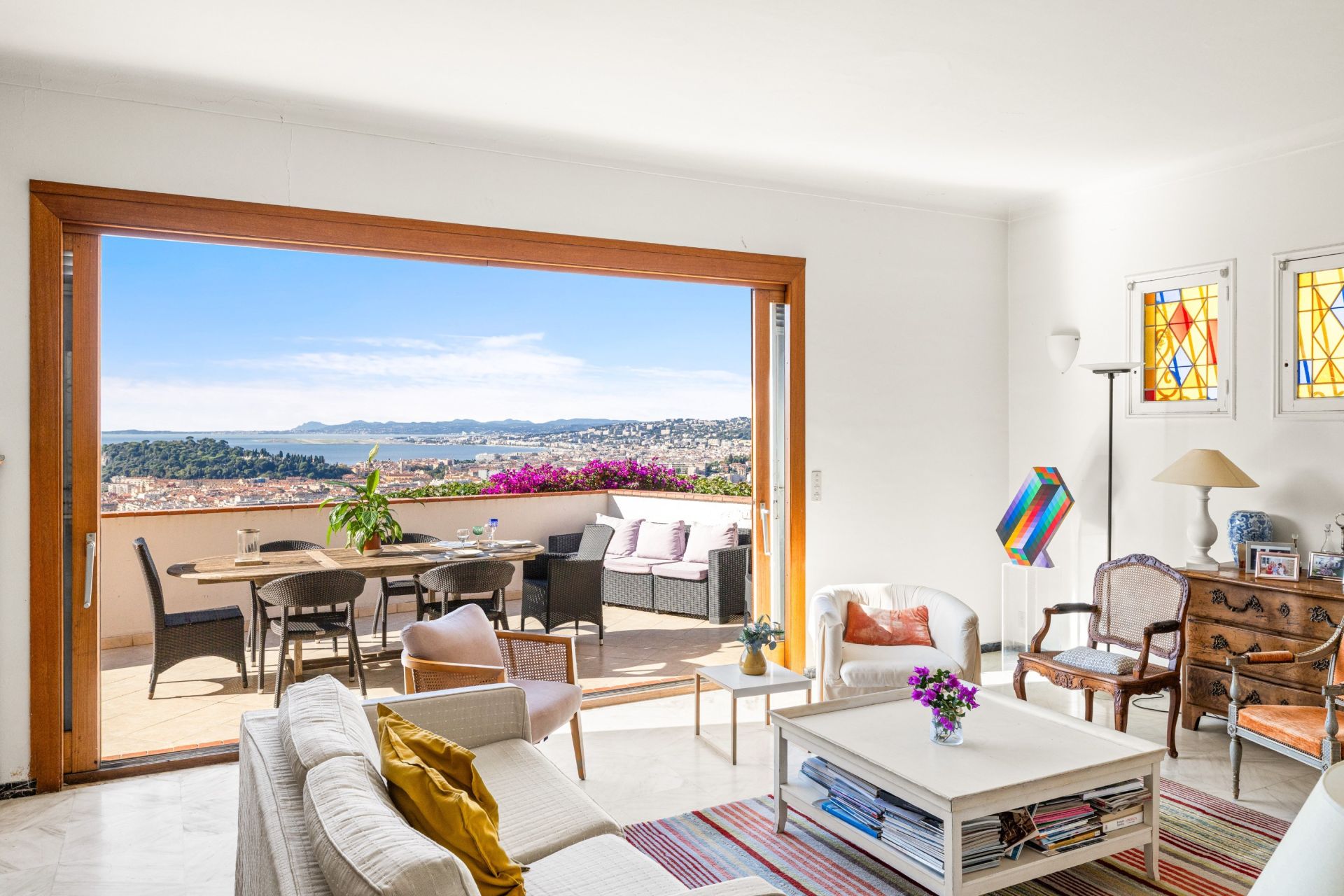 construction to be renovated 5 Rooms for sale on NICE (06000)
