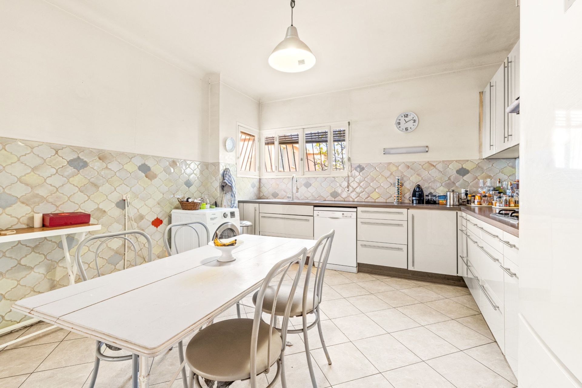 construction to be renovated 5 Rooms for sale on NICE (06000)
