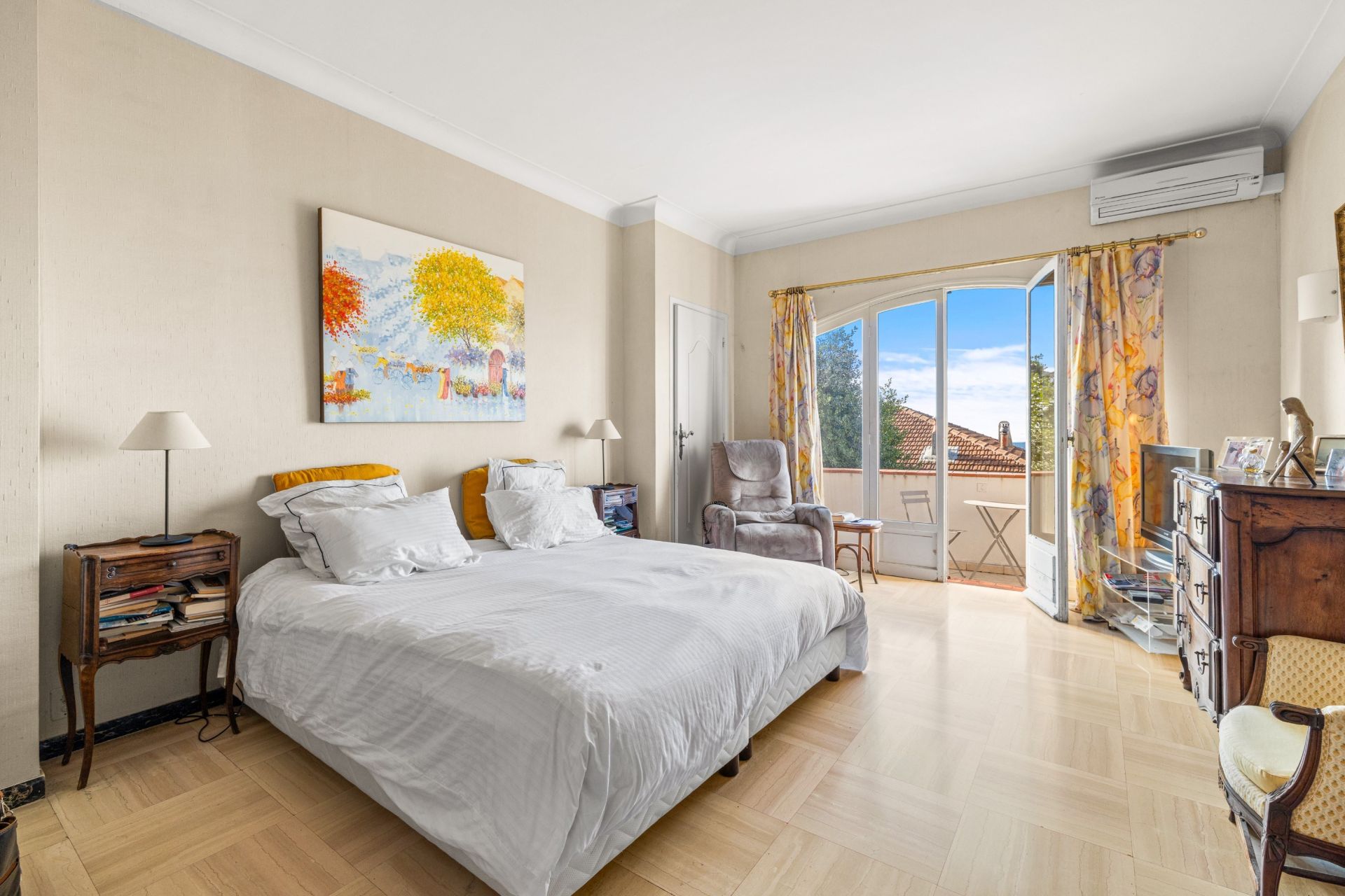 construction to be renovated 5 Rooms for sale on NICE (06000)