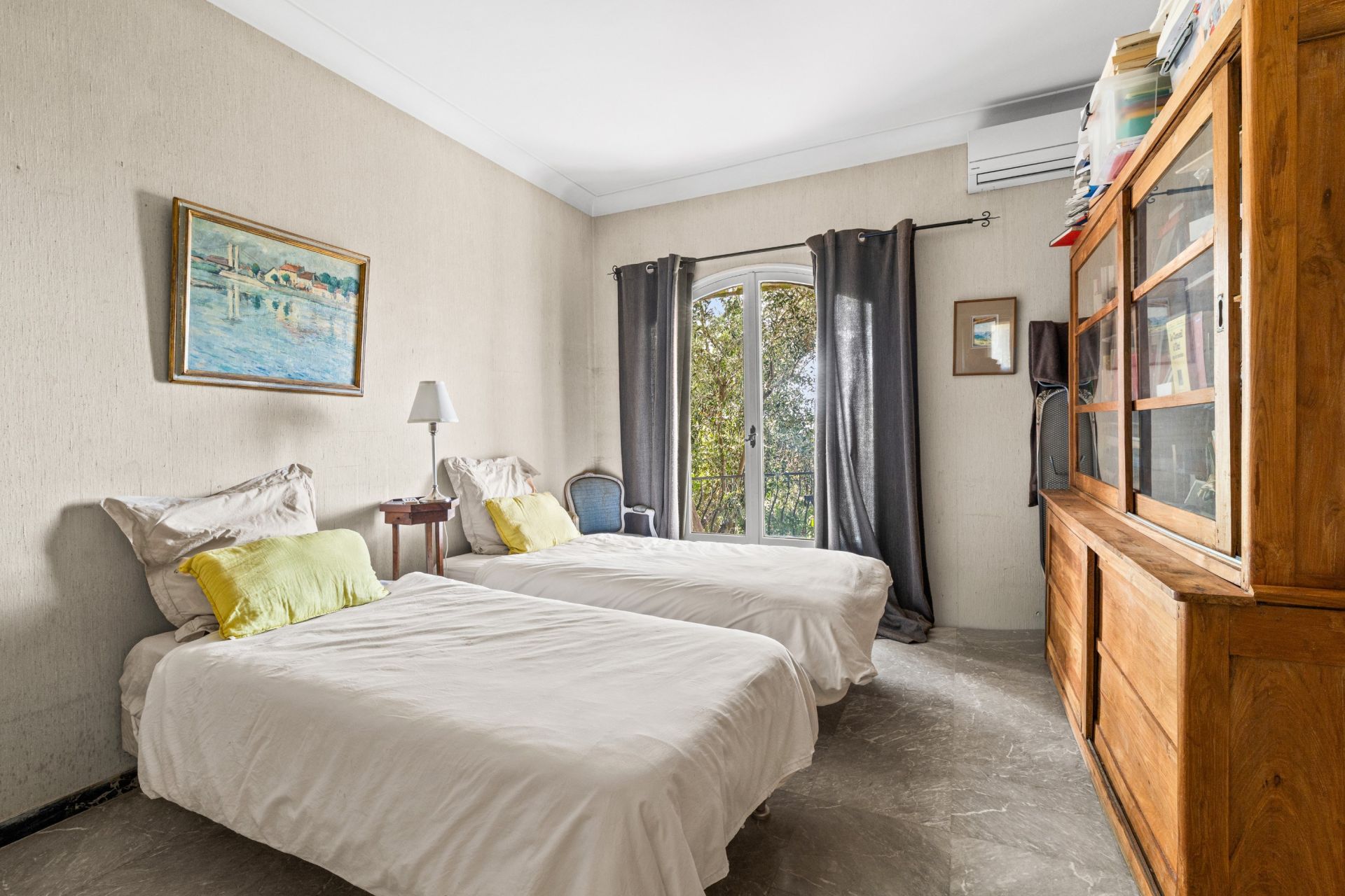 construction to be renovated 5 Rooms for sale on NICE (06000)