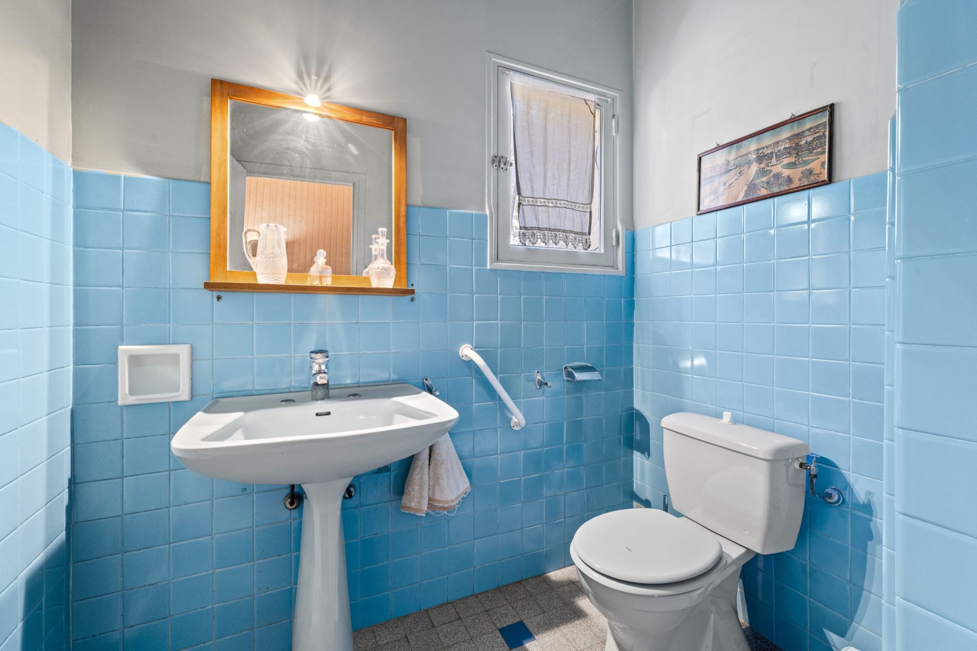 construction to be renovated 5 Rooms for sale on NICE (06000)