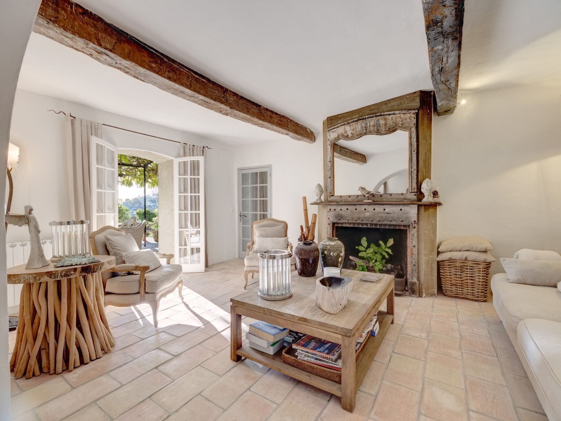 maison provençale 11 Pièces en vente sur CHATEAUNEUF GRASSE (06740)