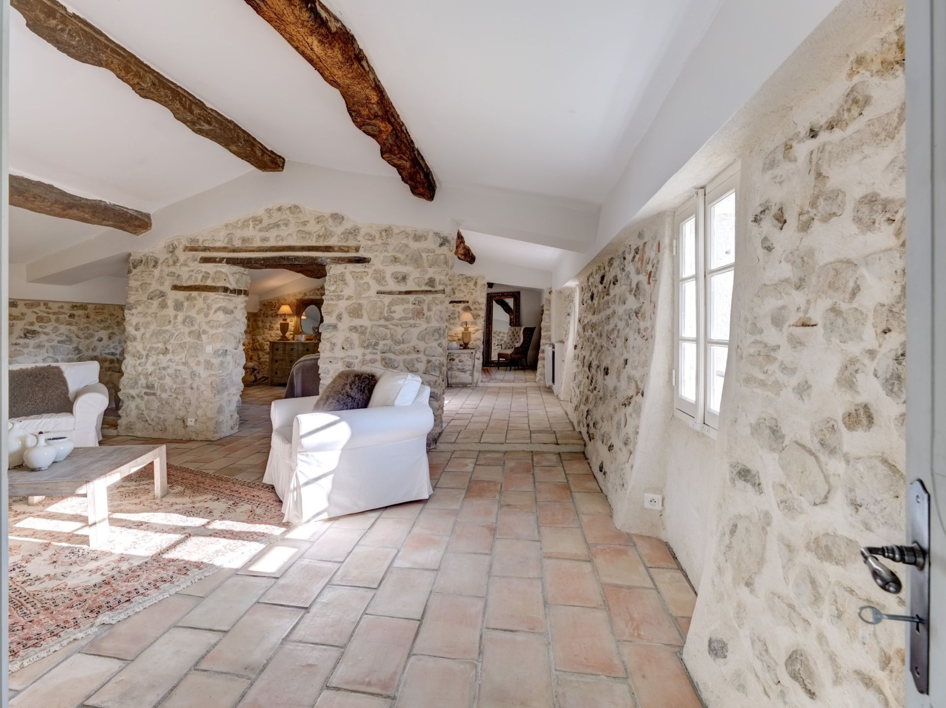 maison provençale 11 Pièces en vente sur CHATEAUNEUF GRASSE (06740)