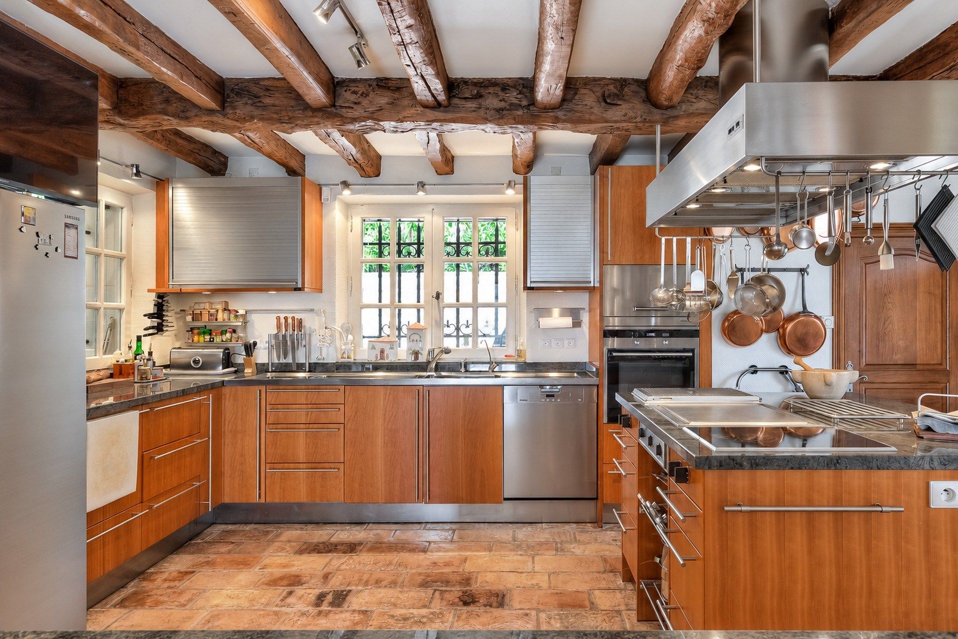 villa 15 Pièces en vente sur CHATEAUNEUF GRASSE (06740)