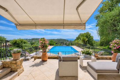 Vente Villa Châteauneuf-Grasse 15&nbsp;Pièces 370&nbsp;m²