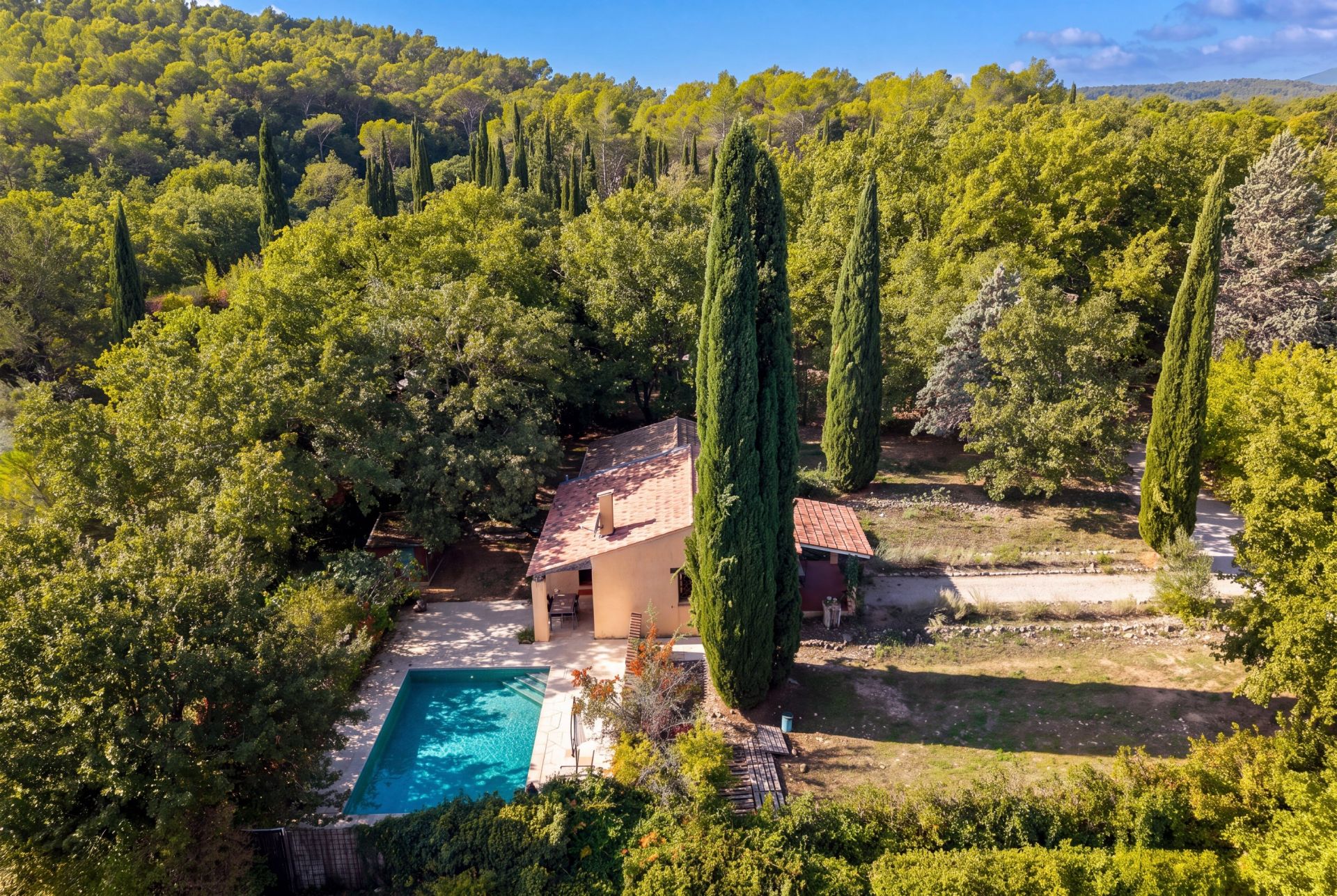 maison provençale 3 Pièces en vente sur TOURRETTES (83440)