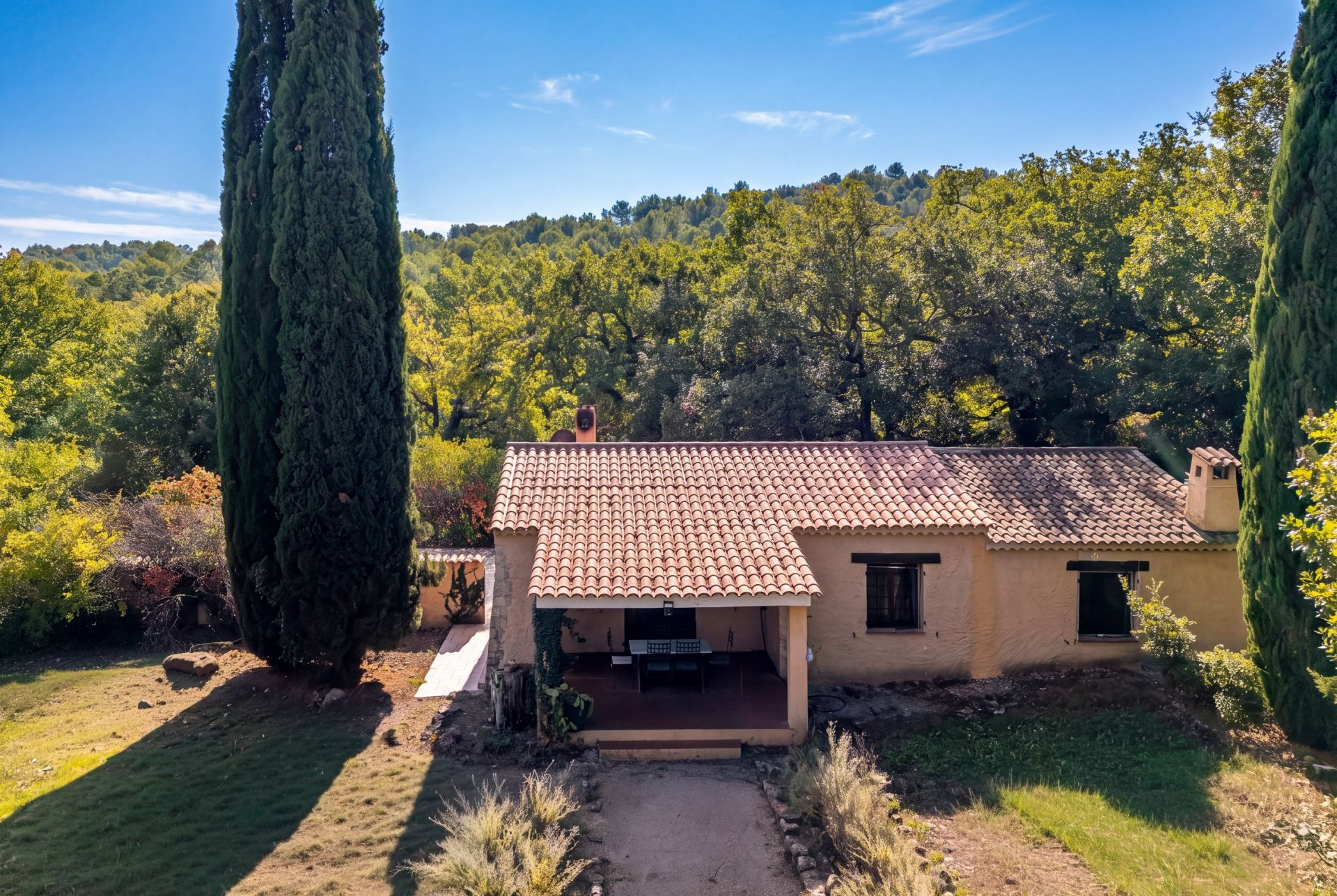 maison provençale 3 Pièces en vente sur TOURRETTES (83440)